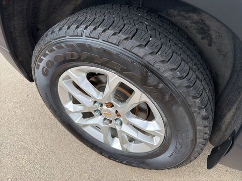 Used 2019 Chevrolet Traverse LT w/ LPO, Floor Liner Package AWD/4WD image 8