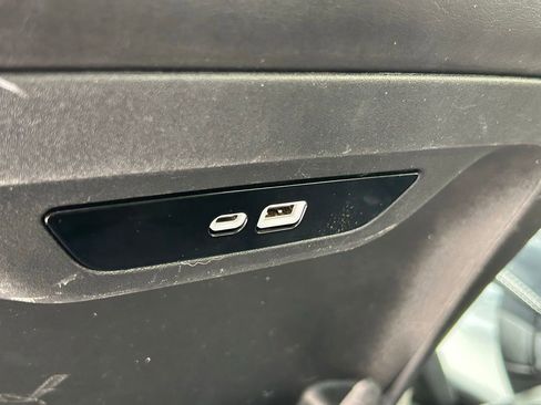 Used 2024 Chrysler Pacifica Touring-L image 43