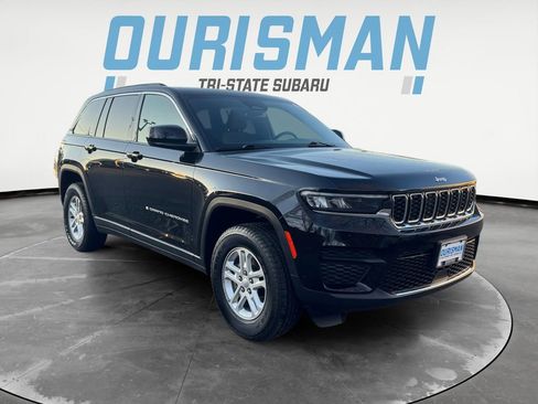 Used 2024 Jeep Grand Cherokee Laredo image 1