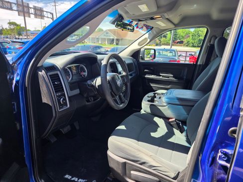 Used 2018 RAM 1500 ST AWD/4WD image 4