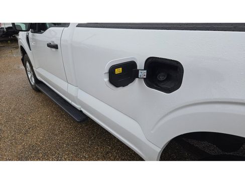 Used 2023 Ford F150 XL RWD image 9