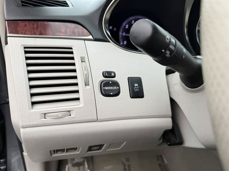 Used 2011 Toyota Avalon Limited FWD image 31