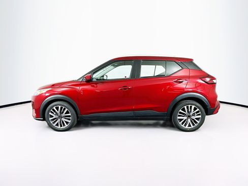 Used 2024 Nissan Kicks SV FWD image 4