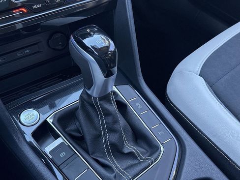 New 2026 Volkswagen Taos SE image 20