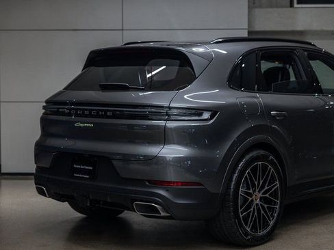 New 2026 Porsche Cayenne E-Hybrid AWD/4WD image 24