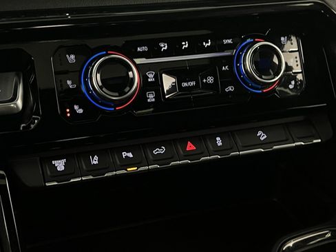 Used 2024 GMC Sierra 2500 AT4 w/ AT4 Premium Plus Package image 20