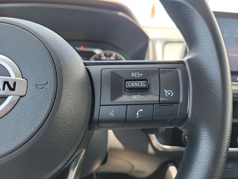 Used 2021 Nissan Rogue S AWD/4WD image 28