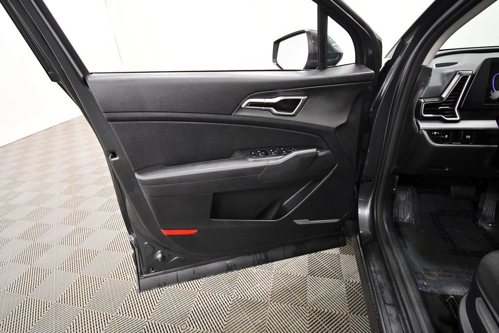 Certified 2023 Kia Sportage LX AWD/4WD image 13