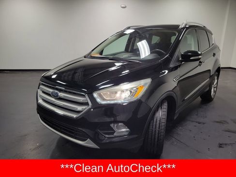 Used 2017 Ford Escape Titanium image 5
