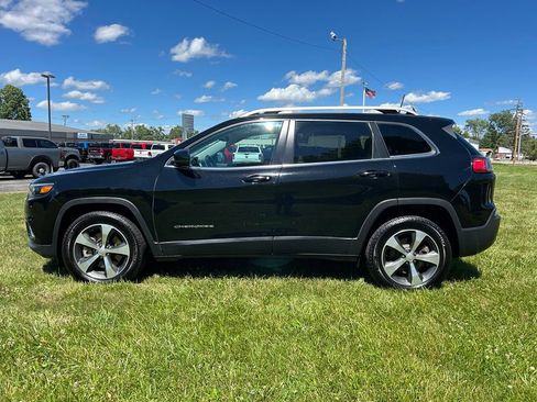 Used 2019 Jeep Cherokee Limited w/ Luxury Group AWD/4WD image 8