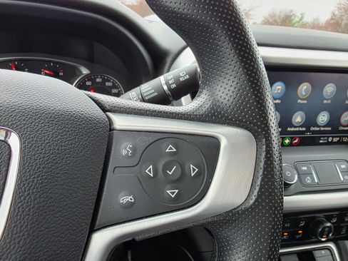 Used 2023 GMC Acadia SLE w/ Driver Convenience Package image 15