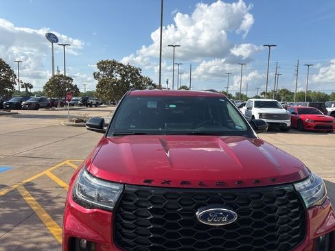 Used 2025 Ford Explorer ST-Line w/ Premium Package RWD image 5