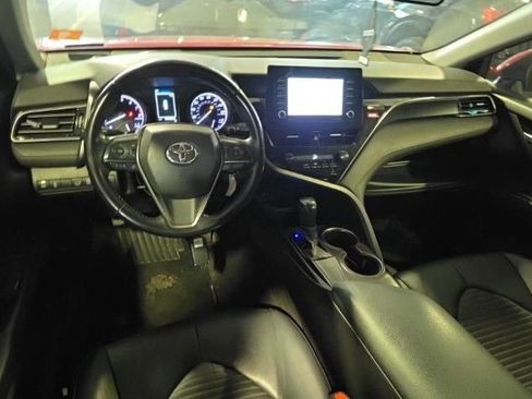 Used 2021 Toyota Camry SE FWD image 2