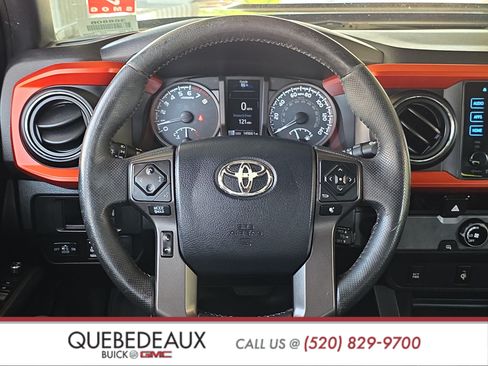 Used 2016 Toyota Tacoma TRD Sport w/ Towing Package RWD image 12
