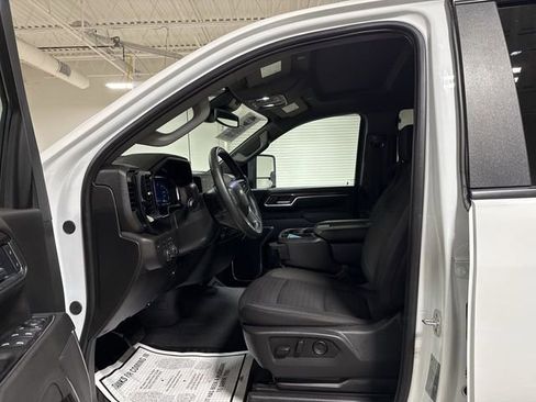 Used 2025 Chevrolet Silverado 2500 LT w/ Safety Package AWD/4WD image 19