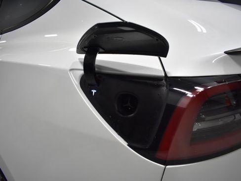 Used 2023 Tesla Model 3 Performance image 39