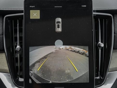 Certified 2025 Volvo XC90 T8 Core w/ Climate Package image 39