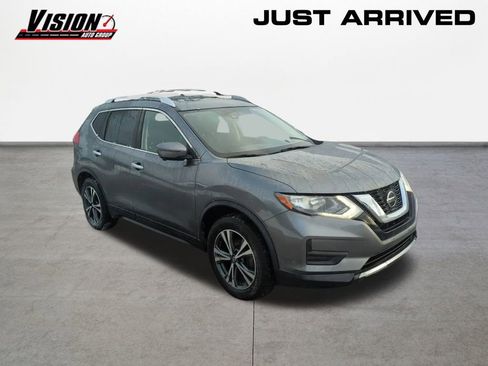 Used 2019 Nissan Rogue SV w/ Sun & Sound Touring Package image 3