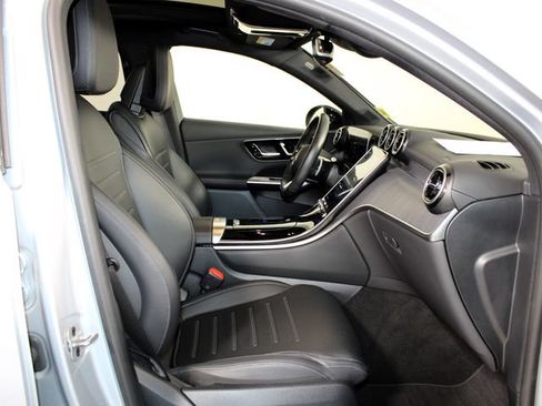 Used 2024 Mercedes-Benz GLC 300 4MATIC image 26