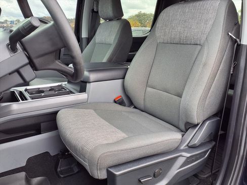 Certified 2025 Ford F350 XLT w/ Black Appearance Package image 8