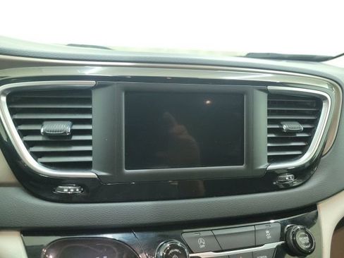 Used 2023 Chrysler Voyager LX FWD image 23