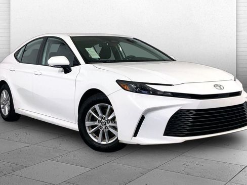 Used 2025 Toyota Camry LE FWD image 1