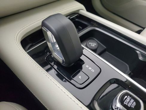 Certified 2023 Volvo XC90 B5 Core w/ Protection Package Premier AWD/4WD image 35