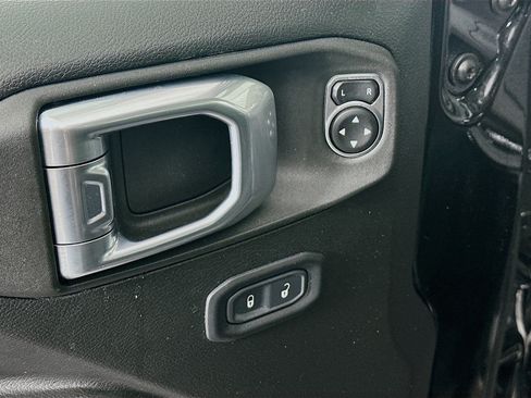 Used 2023 Jeep Wrangler Unlimited w/ 8.4" Radio Group AWD/4WD image 15