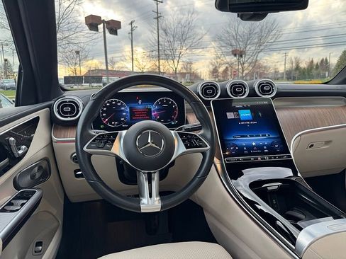 Used 2023 Mercedes-Benz GLC 300 4MATIC image 27