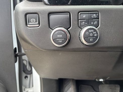 Used 2025 GMC Sierra 1500 SLT RWD image 24