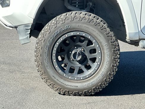 Used 2016 Toyota Tacoma TRD Sport image 23