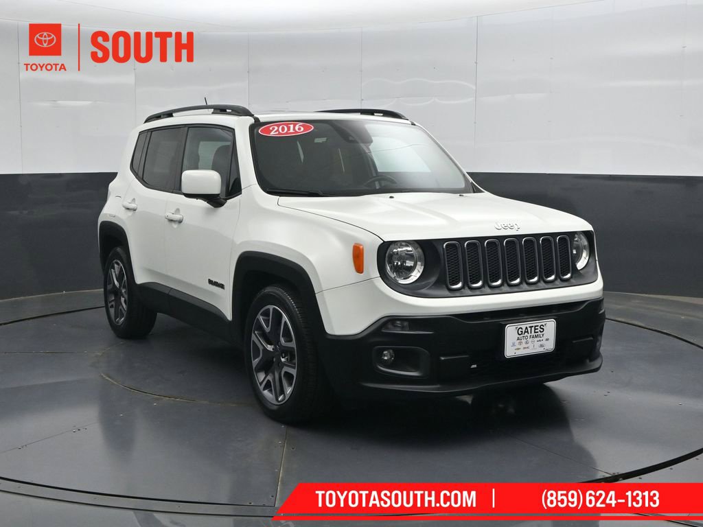 Used 2016 Jeep Renegade Latitude w/ Safety & Security Group FWD image 4