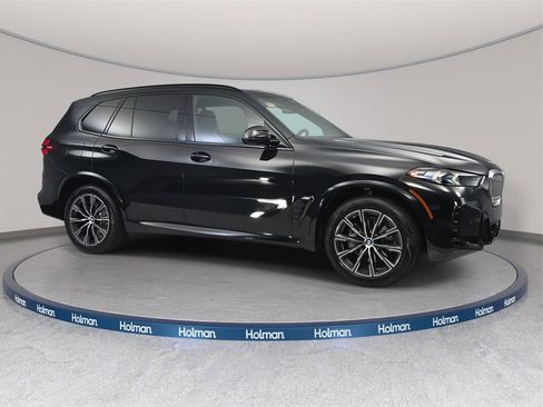 New 2026 BMW X5 xDrive40i w/ M Sport Package image 3
