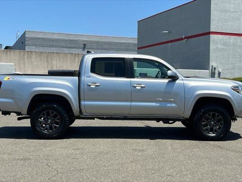 Certified 2022 Toyota Tacoma SR5 w/ Technology Package AWD/4WD image 6