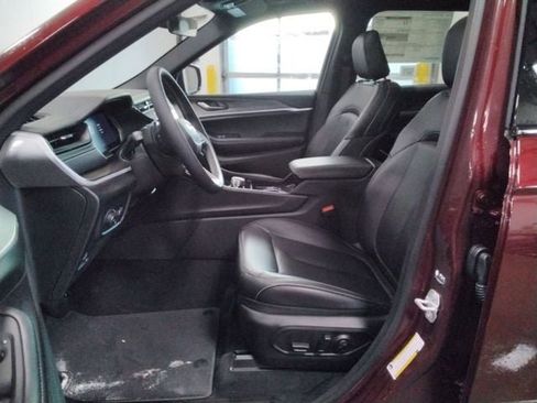 New 2026 Jeep Grand Cherokee Limited w/ Limited Altitude Package AWD/4WD image 9