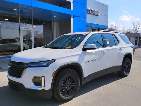 Used 2023 Chevrolet Traverse LT image 6