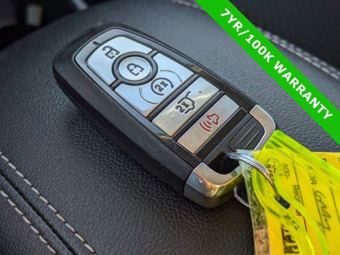 Certified 2025 Ford Escape SE image 35