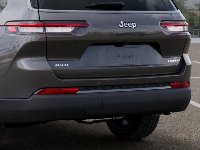 New 2026 Jeep Grand Cherokee L Limited w/ Limited Altitude Package AWD/4WD image 16