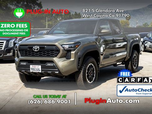 Used 2024 Toyota Tacoma TRD Off-Road AWD/4WD image 1
