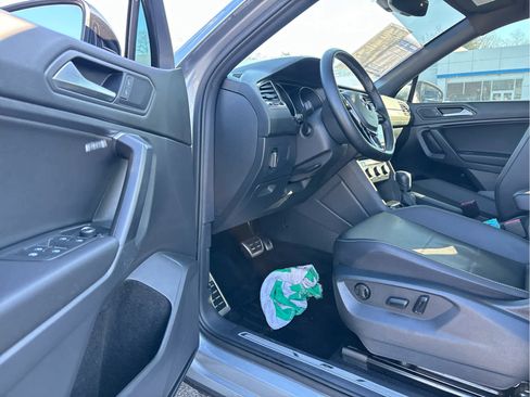 Used 2021 Volkswagen Tiguan SE R-Line image 7