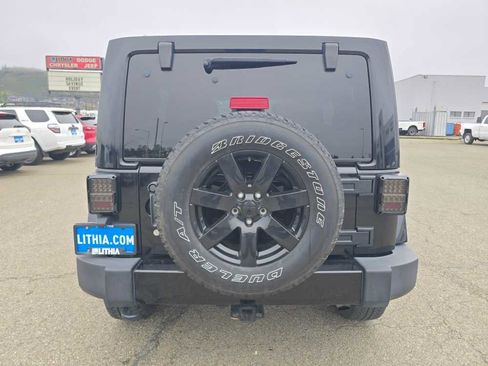 Used 2014 Jeep Wrangler Unlimited Sahara w/ Dual Top Group image 4