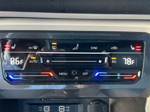 Used 2024 Volkswagen Tiguan SE R-Line image 18