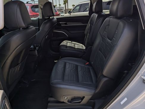 Used 2022 Kia Telluride SX w/ SX Prestige Package AWD/4WD image 8
