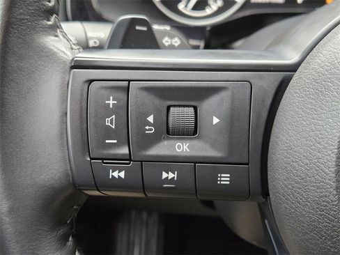 Used 2024 Nissan Pathfinder SV w/ SV Premium Package image 28