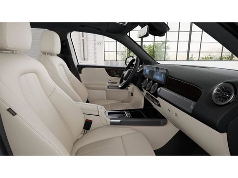 New 2026 Mercedes-Benz GLB 250 4MATIC image 4