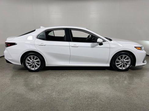 Certified 2022 Toyota Camry LE image 2