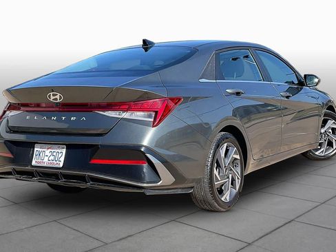 Certified 2025 Hyundai Elantra SEL FWD image 13