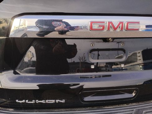 Used 2023 GMC Yukon XL SLT image 26