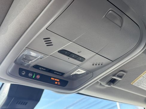 Used 2020 Chevrolet Equinox LT w/ Sport Edition image 31