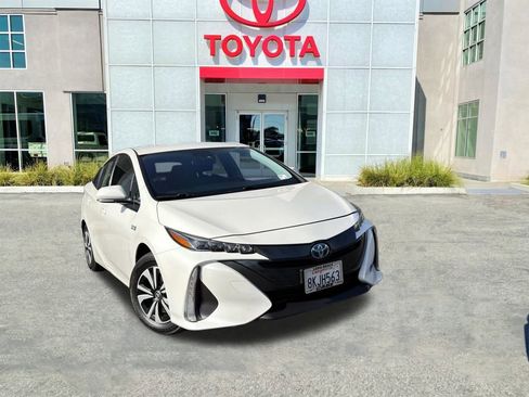 Certified 2019 Toyota Prius Prime Plus image 3